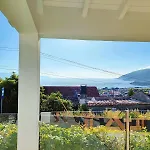Casa Dos Castanheiros - The White Tatil Evi *