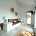 Casa Dos Castanheiros - The White Feriehus *
