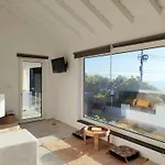 Casa Dos Castanheiros - The White Feriehus *
