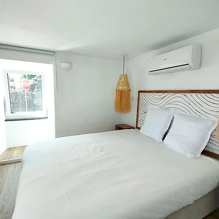Casa Dos Castanheiros - The White * Canto da Areia