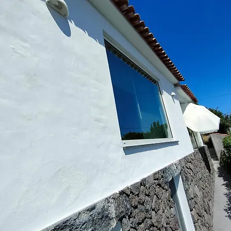 Casa Dos Castanheiros - The White Feriehus *