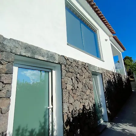Casa Dos Castanheiros - The White